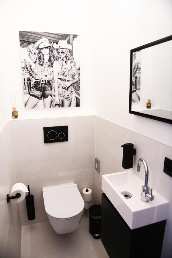 Women Of The World - Antwerp Apartment Exterior foto